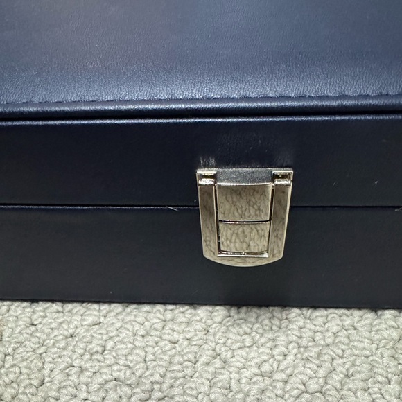 Navy jewelry box - Picture 6 of 7